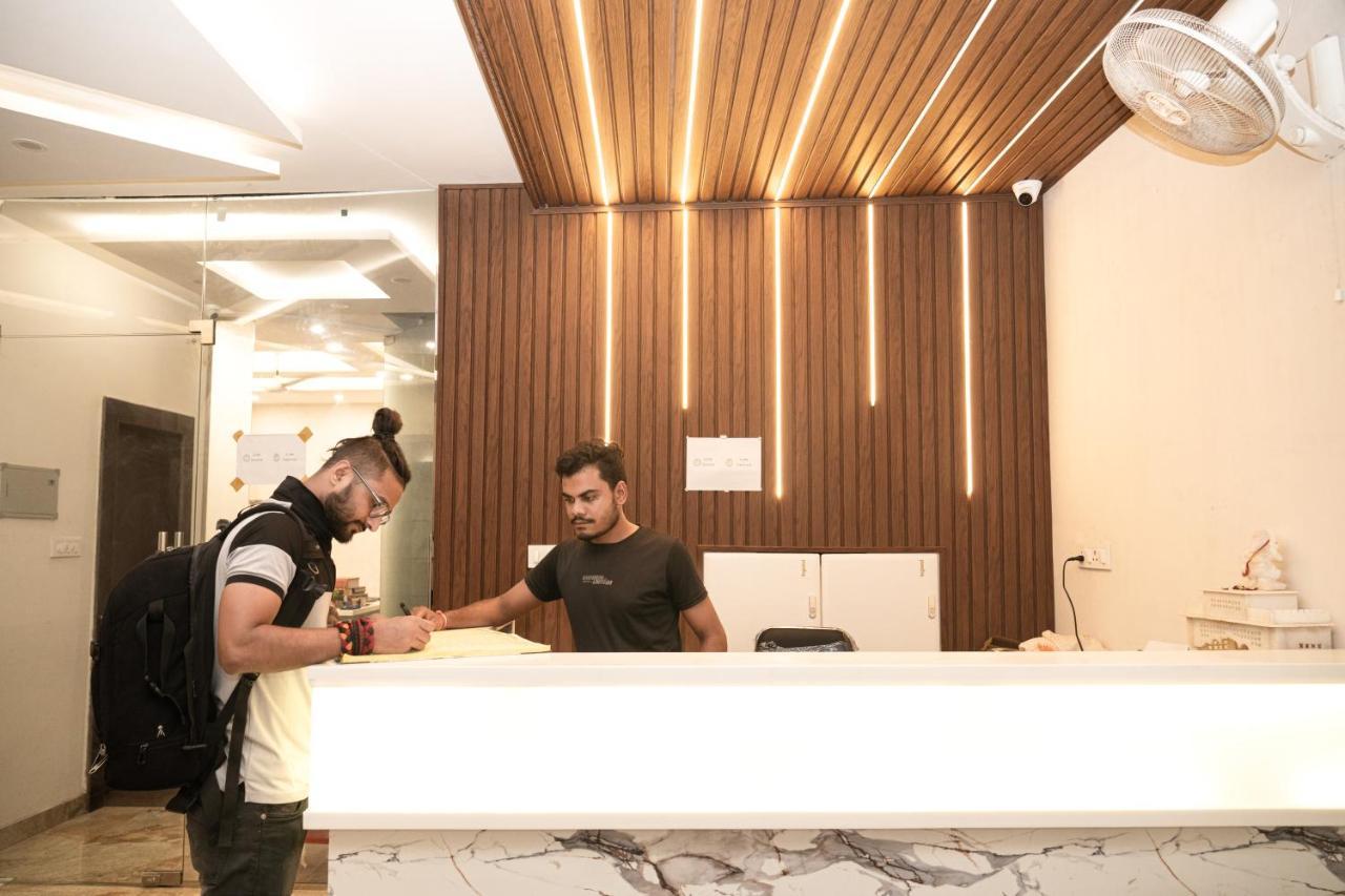 Hotel Holy Land Waranasi Zewnętrze zdjęcie